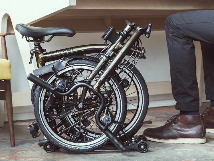 BROMPTON C Line Explore whith Rack Black Edition