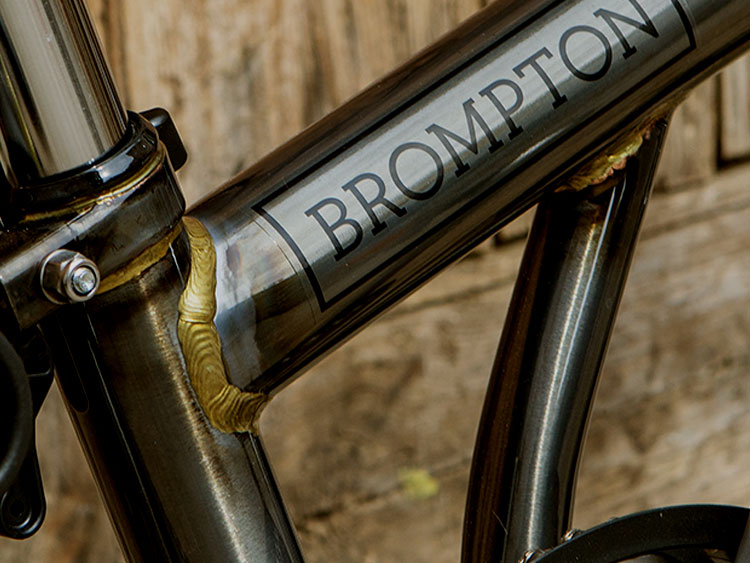 BROMPTON C Line Explore whith Rack Black Edition 2022Nf