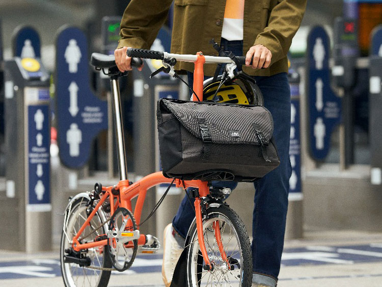 BROMPTON Metro Messenger Bag